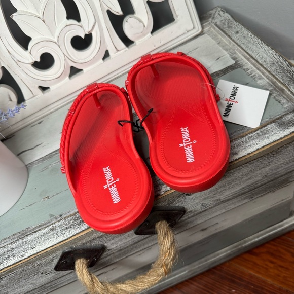 Minnetonka Eva Silverthorn Prism Thong Flip Flop Sandal Size 7 Chili Pepper Red - Picture 7 of 14